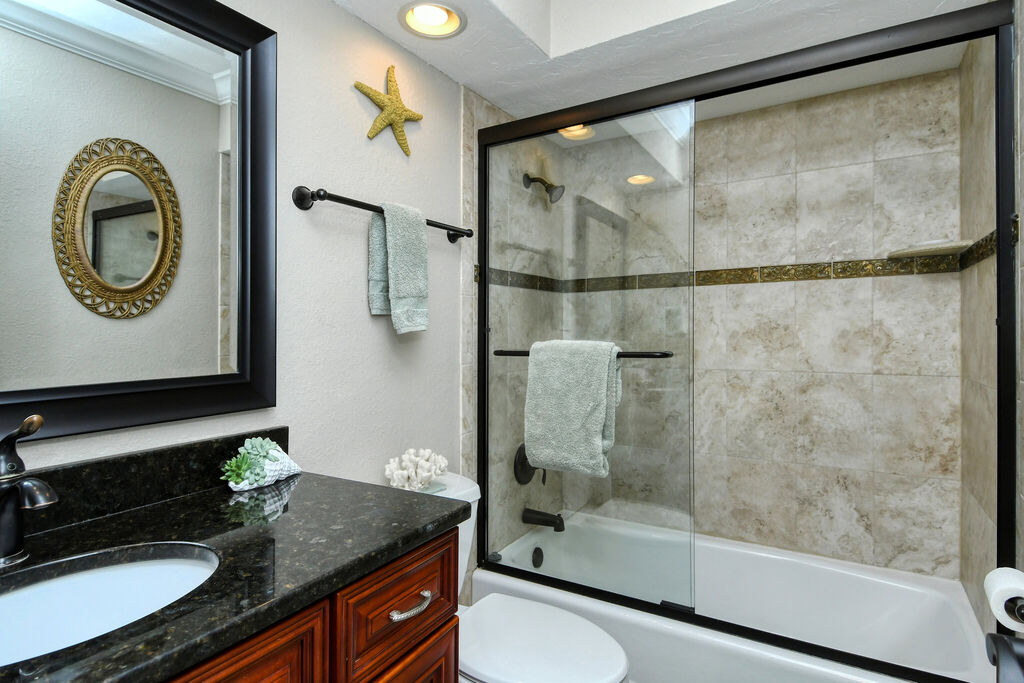 2 Condominium vacation rental located in Anna Maria Island 1