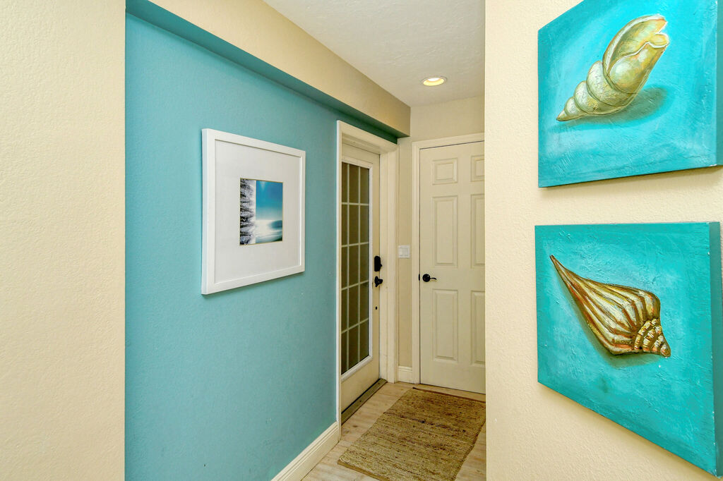 2 Condominium vacation rental located in Anna Maria Island 1