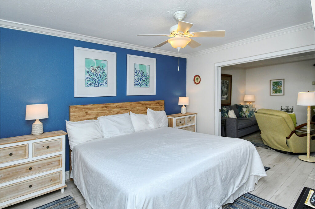 2 Condominium vacation rental located in Anna Maria Island 1