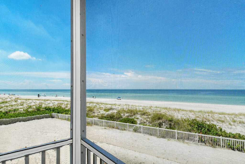 2 Condominium vacation rental located in Anna Maria Island 1
