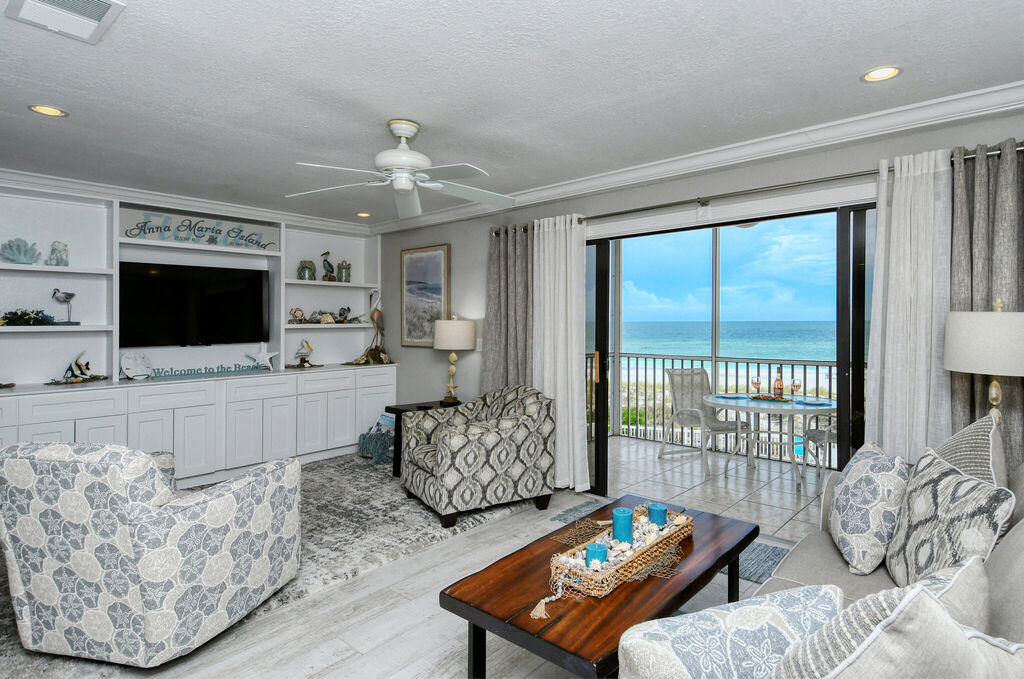 2 Condominium vacation rental located in Anna Maria Island 1