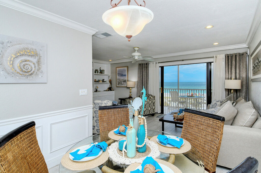 2 Condominium vacation rental located in Anna Maria Island 1