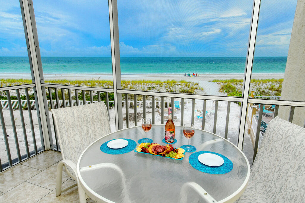 2 Condominium vacation rental located in Anna Maria Island 1