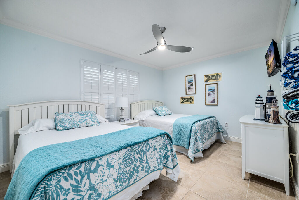 2 Condominium vacation rental located in Anna Maria Island 1