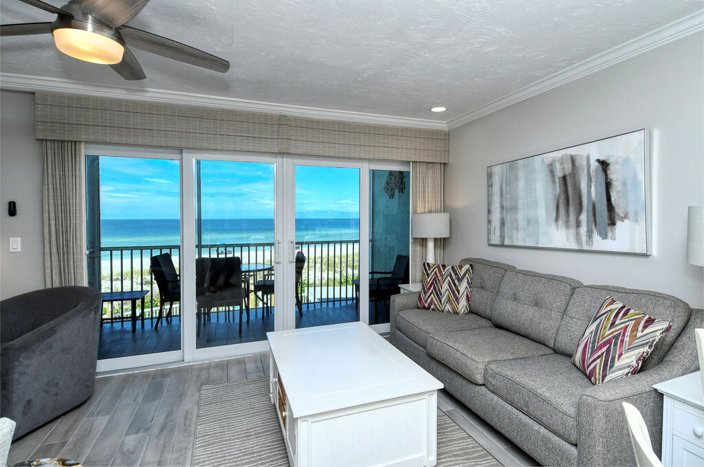 2 Condominium vacation rental located in Anna Maria Island 1