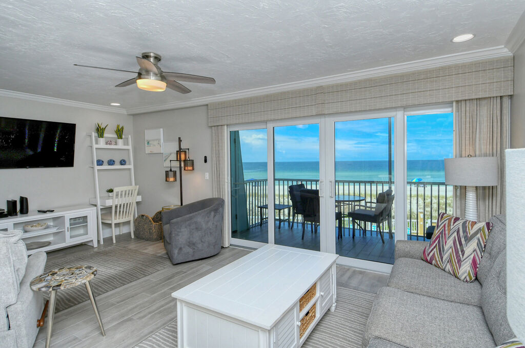 2 Condominium vacation rental located in Anna Maria Island 1