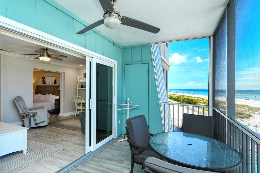 2 Condominium vacation rental located in Anna Maria Island 1