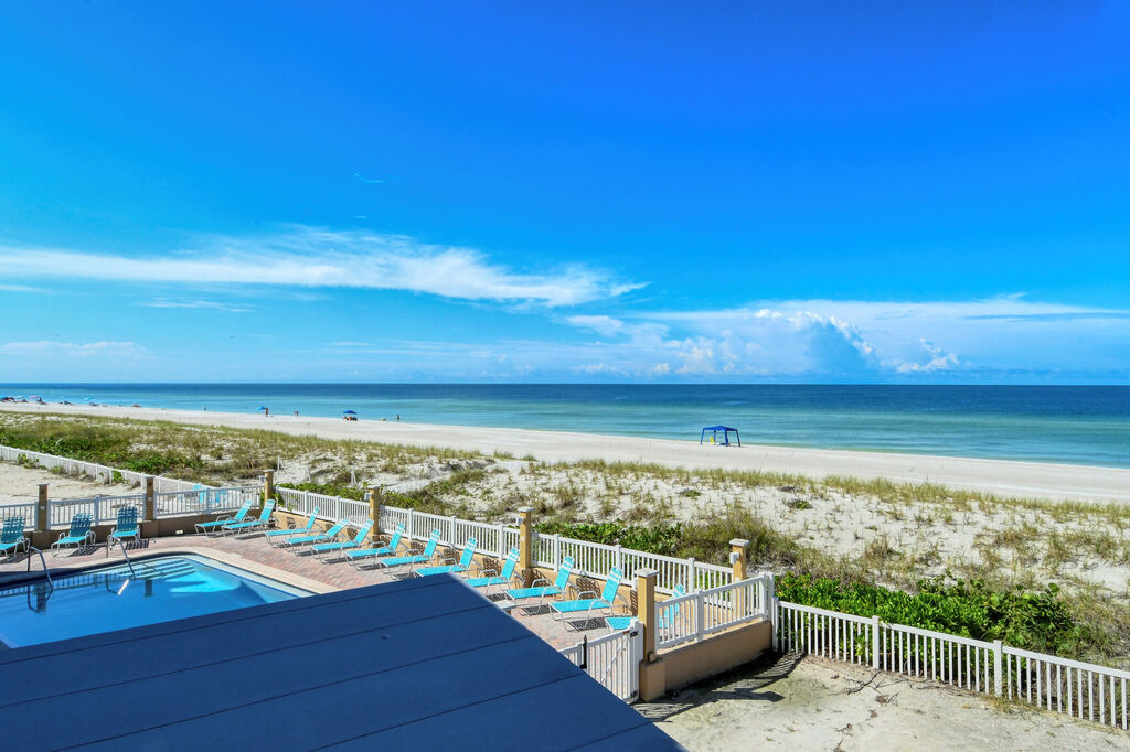 2 Condominium vacation rental located in Anna Maria Island 1