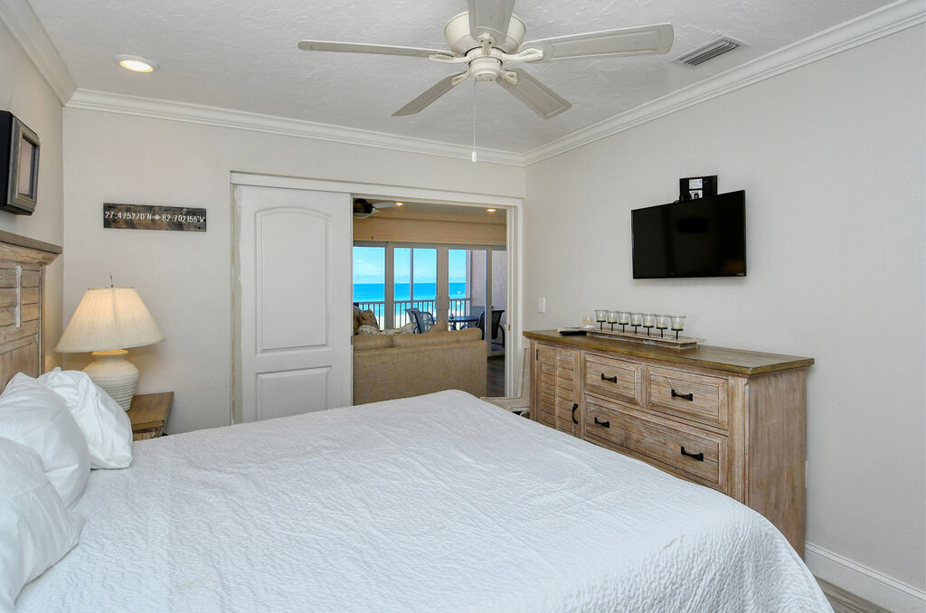 2 Condominium vacation rental located in Anna Maria Island 1