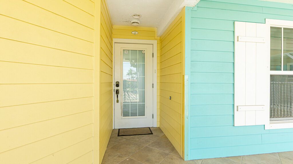 2 Condominium vacation rental located in Anna Maria Island 1