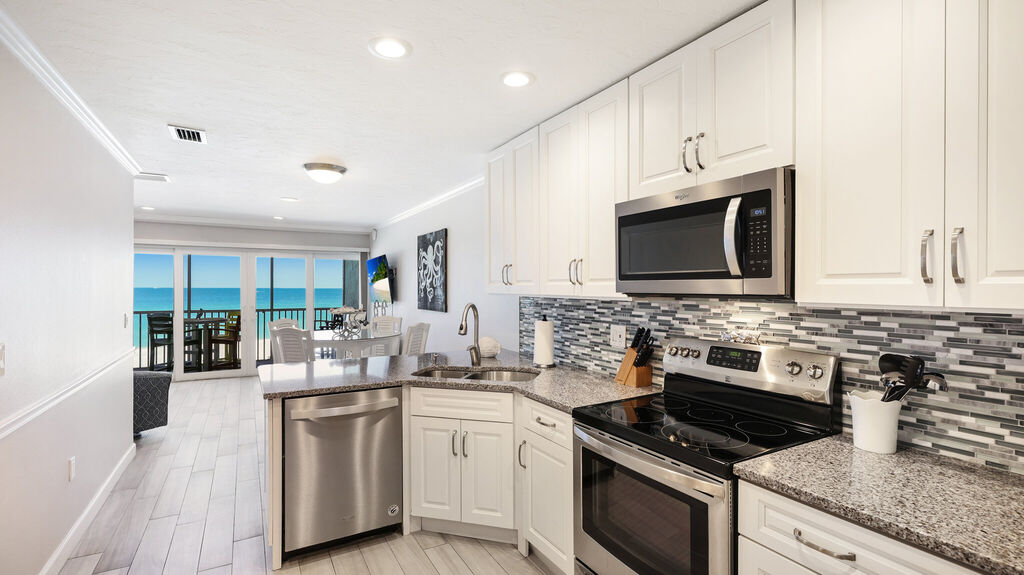 2 Condominium vacation rental located in Anna Maria Island 1