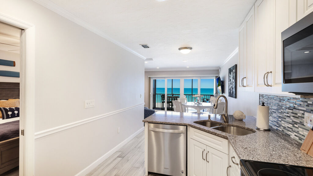2 Condominium vacation rental located in Anna Maria Island 1