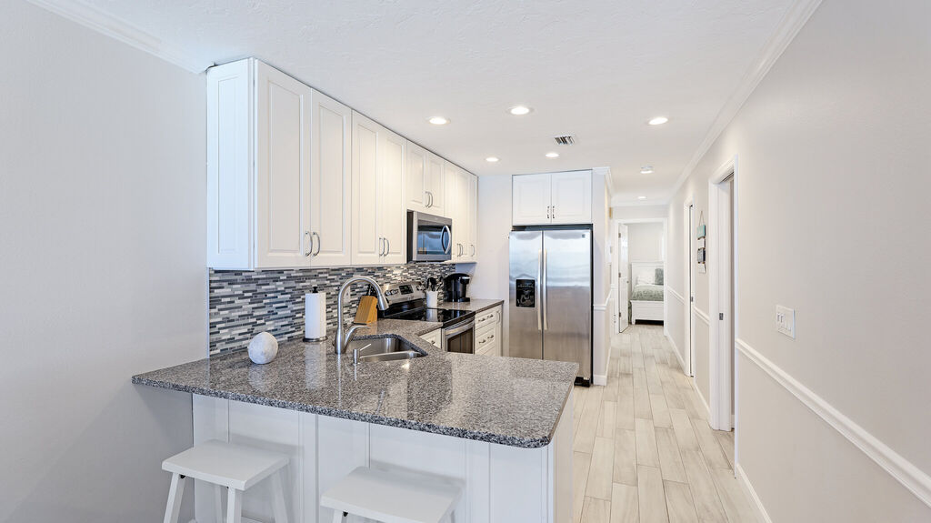 2 Condominium vacation rental located in Anna Maria Island 1