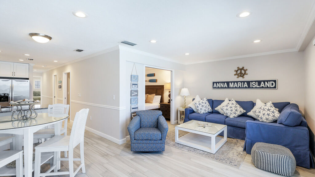 2 Condominium vacation rental located in Anna Maria Island 1