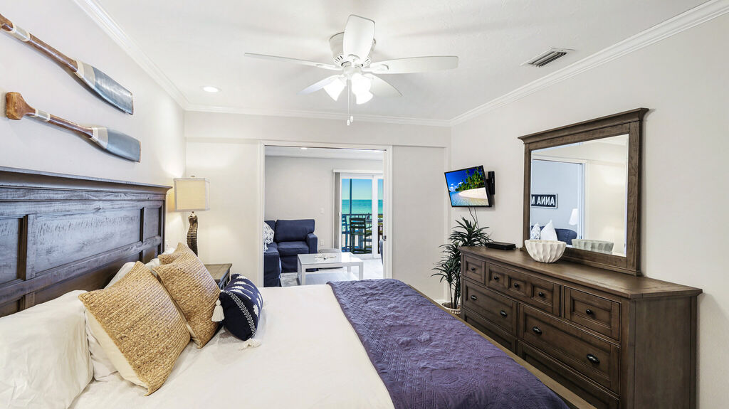 2 Condominium vacation rental located in Anna Maria Island 1