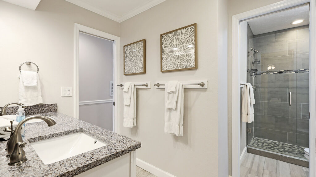 2 Condominium vacation rental located in Anna Maria Island 1