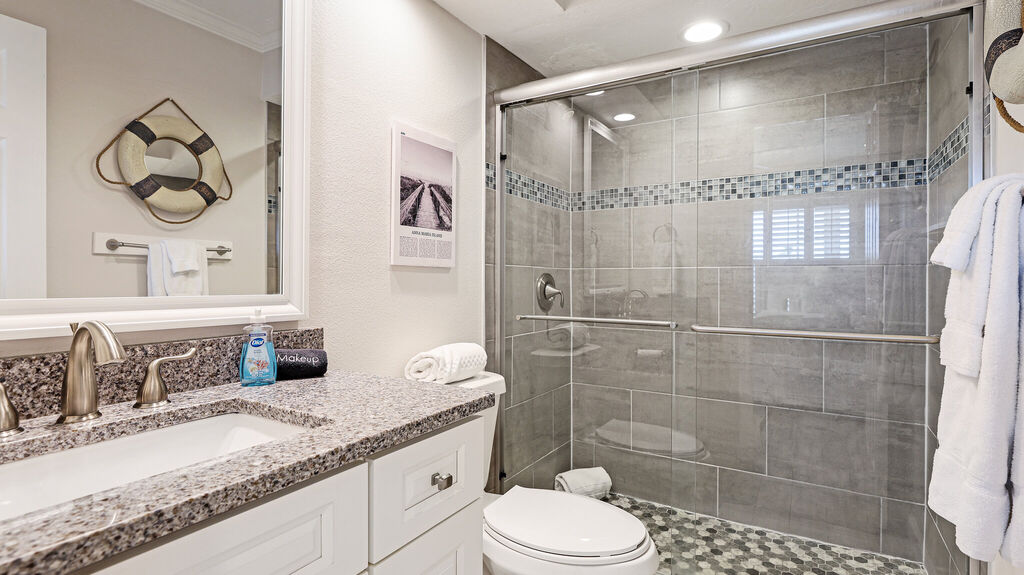 2 Condominium vacation rental located in Anna Maria Island 1