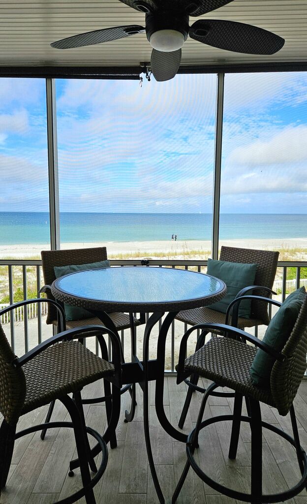 2 Condominium vacation rental located in Anna Maria Island 1