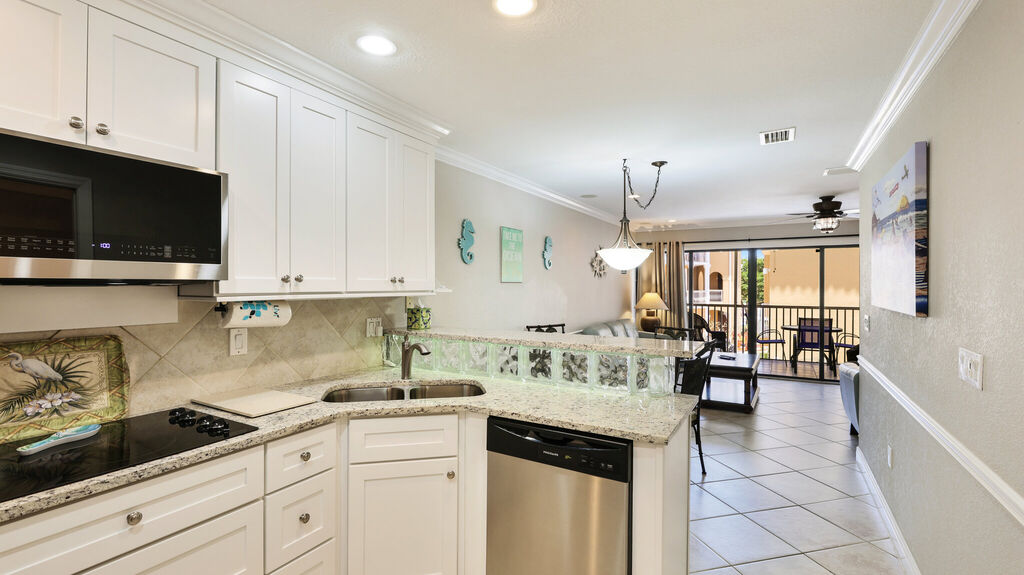 2 Condominium vacation rental located in Anna Maria Island 1