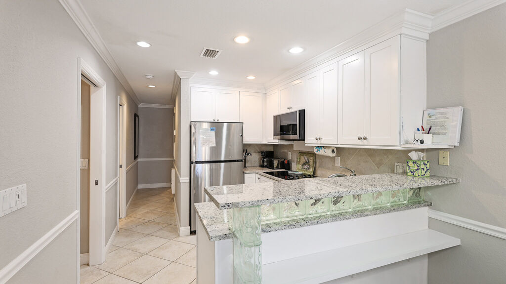2 Condominium vacation rental located in Anna Maria Island 1
