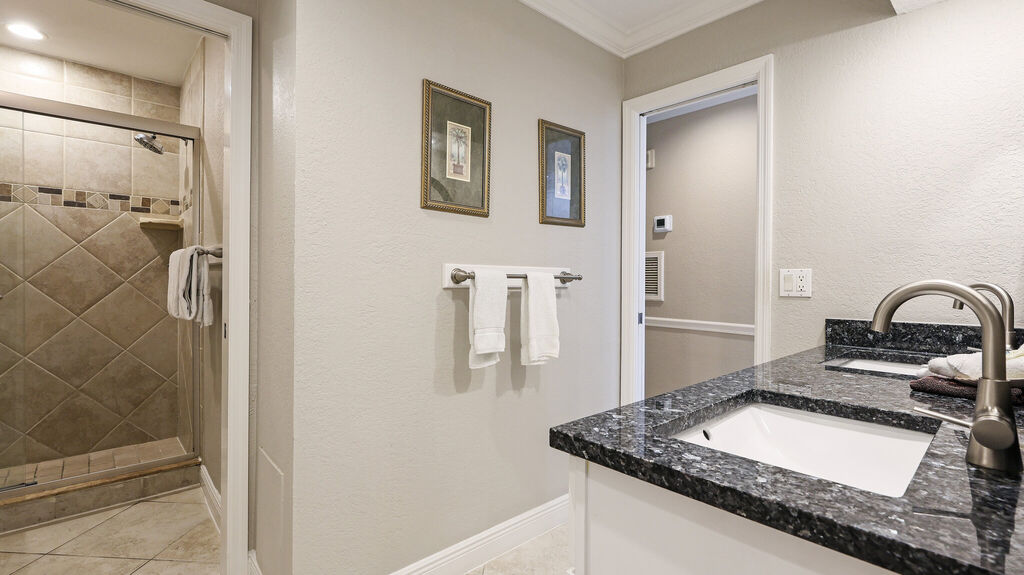 2 Condominium vacation rental located in Anna Maria Island 1