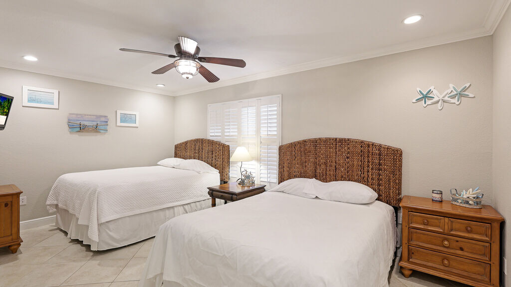 2 Condominium vacation rental located in Anna Maria Island 1