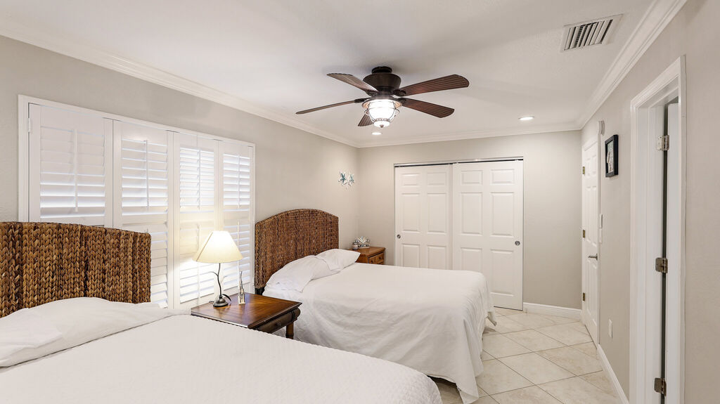 2 Condominium vacation rental located in Anna Maria Island 1