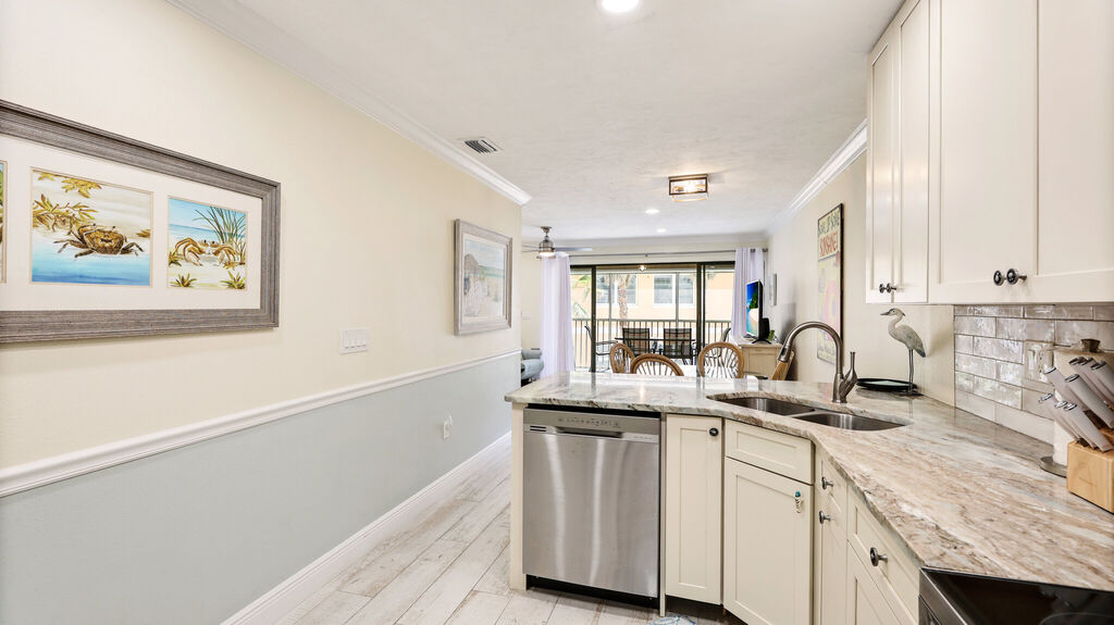 2 Condominium vacation rental located in Anna Maria Island 1