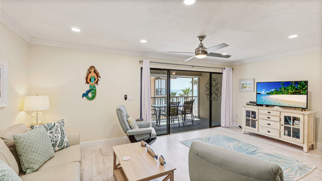 2 Condominium vacation rental located in Anna Maria Island 1