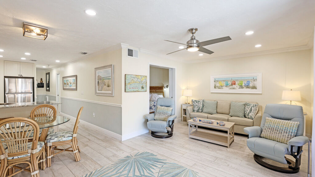 2 Condominium vacation rental located in Anna Maria Island 1