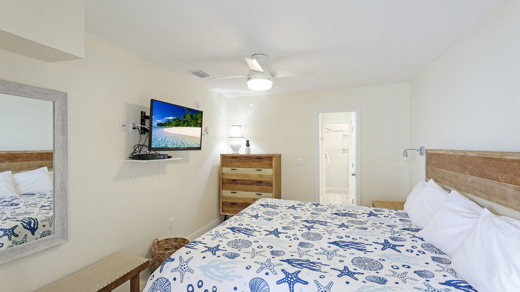 2 Condominium vacation rental located in Anna Maria Island 1