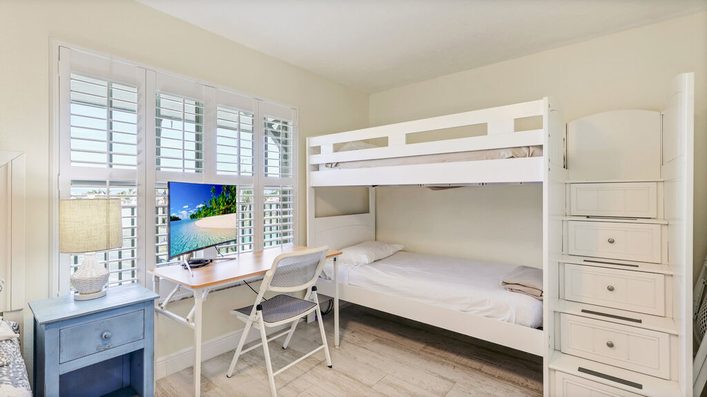 2 Condominium vacation rental located in Anna Maria Island 1