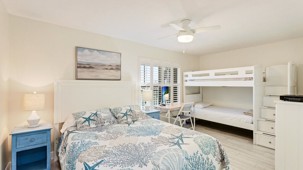 2 Condominium vacation rental located in Anna Maria Island 1
