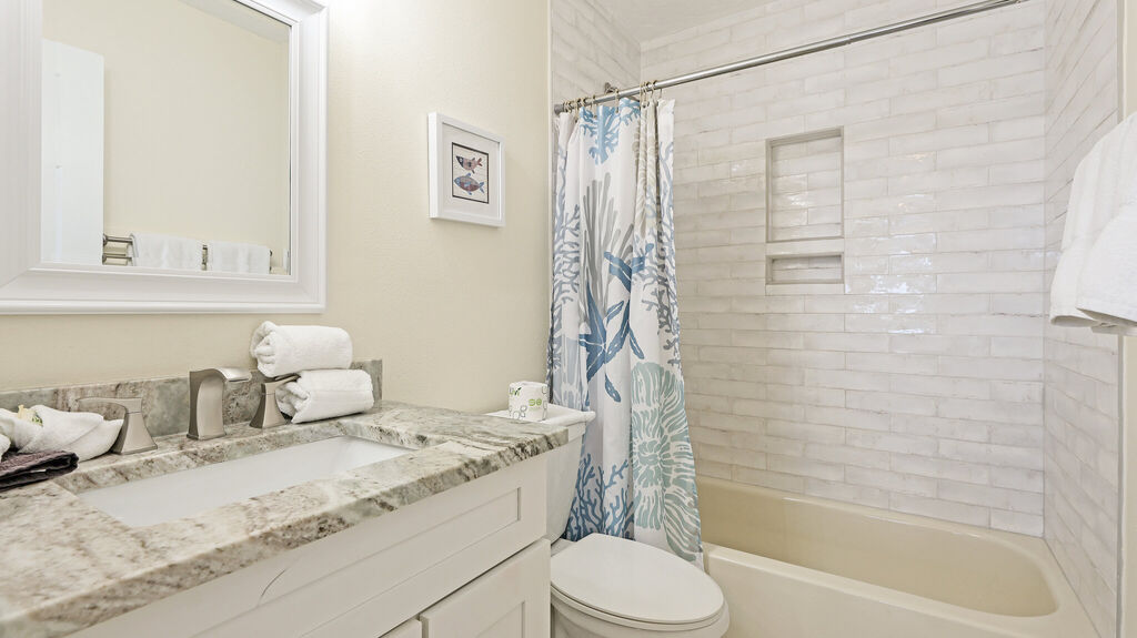 2 Condominium vacation rental located in Anna Maria Island 1