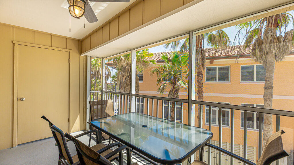 2 Condominium vacation rental located in Anna Maria Island 1