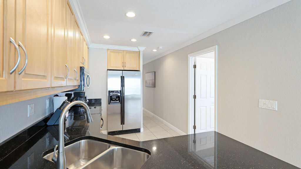 2 Condominium vacation rental located in Anna Maria Island 1