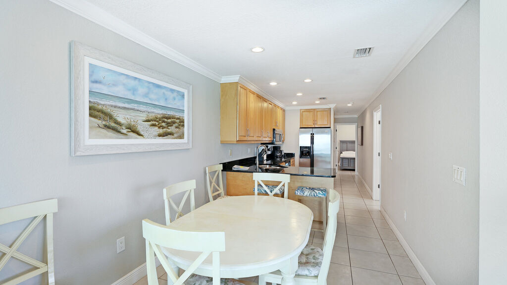 2 Condominium vacation rental located in Anna Maria Island 1