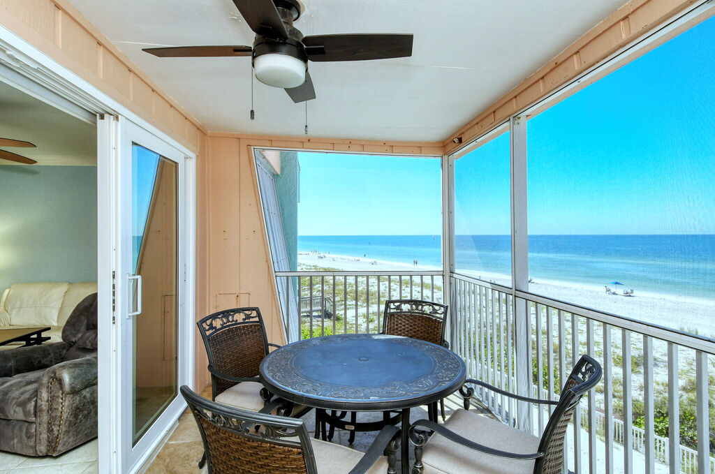 2 Condominium vacation rental located in Anna Maria Island 1