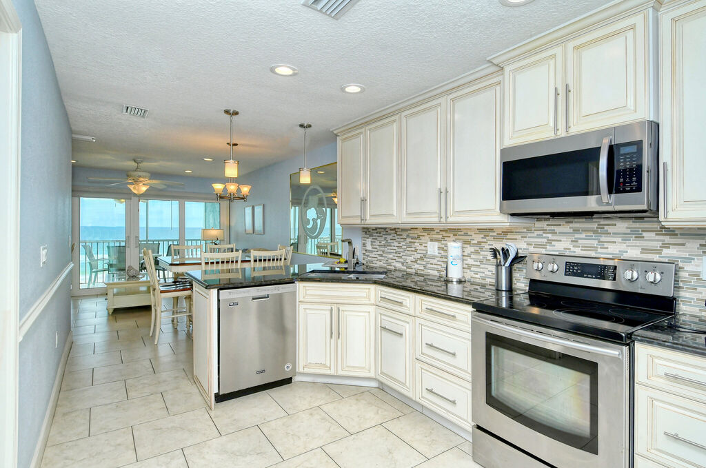 2 Condominium vacation rental located in Anna Maria Island 1