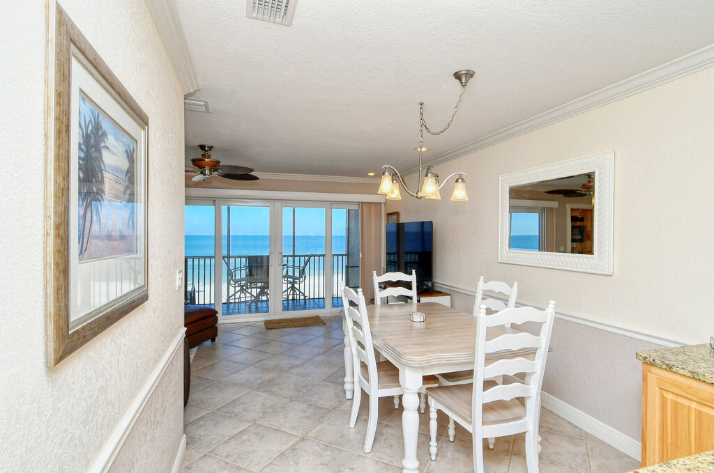 2 Condominium vacation rental located in Anna Maria Island 1