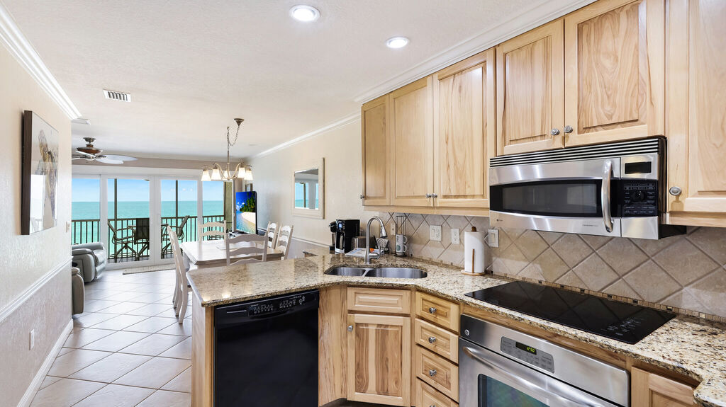 2 Condominium vacation rental located in Anna Maria Island 1