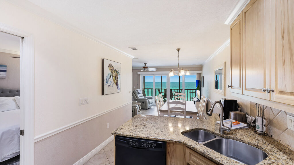 2 Condominium vacation rental located in Anna Maria Island 1
