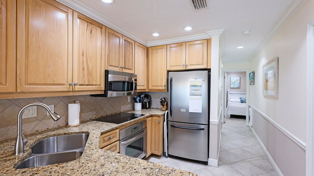 2 Condominium vacation rental located in Anna Maria Island 1
