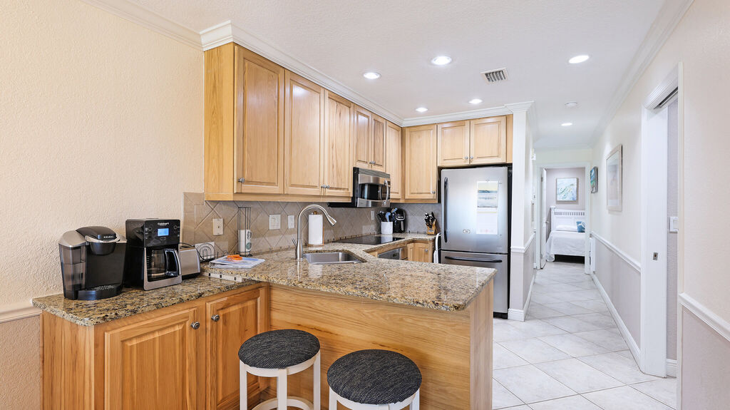 2 Condominium vacation rental located in Anna Maria Island 1