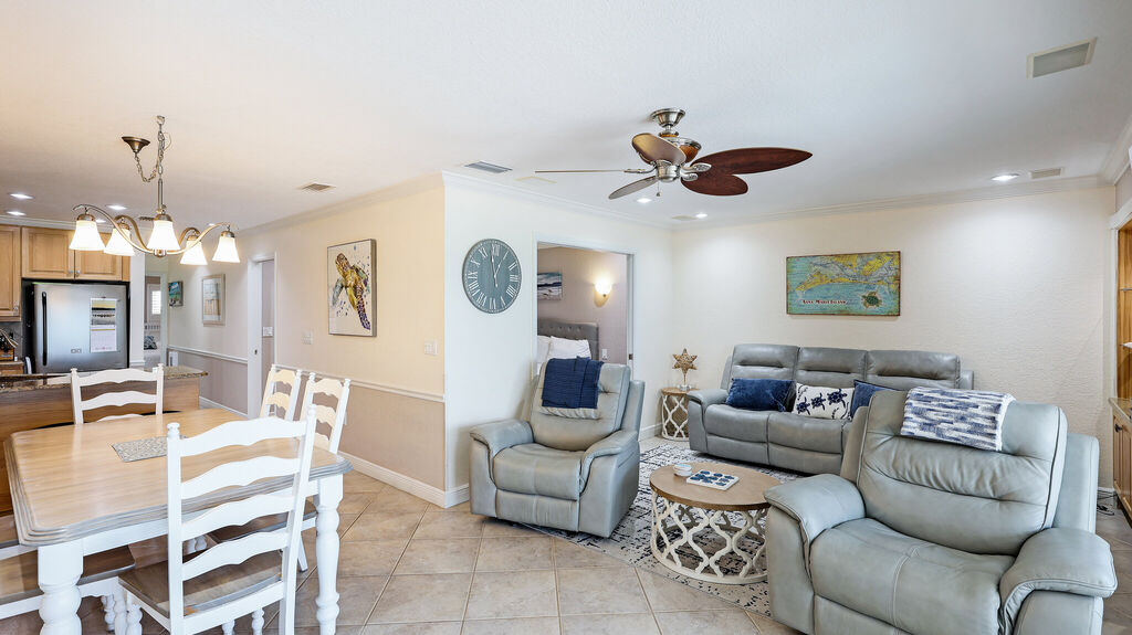2 Condominium vacation rental located in Anna Maria Island 1