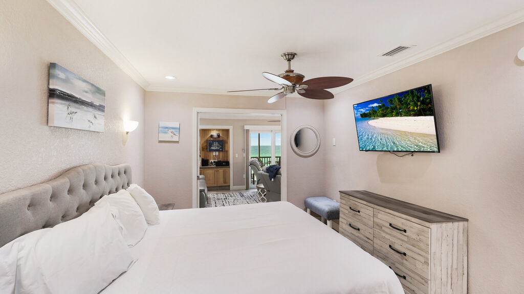 2 Condominium vacation rental located in Anna Maria Island 1