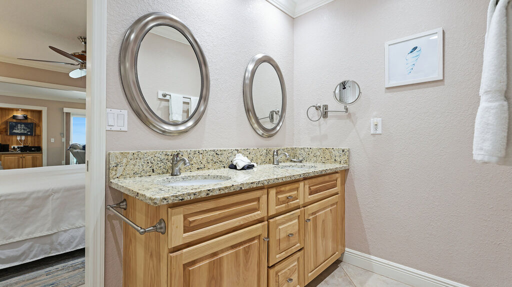 2 Condominium vacation rental located in Anna Maria Island 1