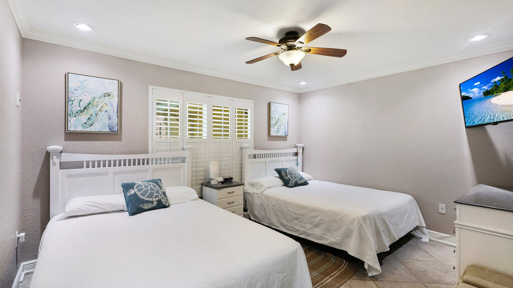 2 Condominium vacation rental located in Anna Maria Island 1