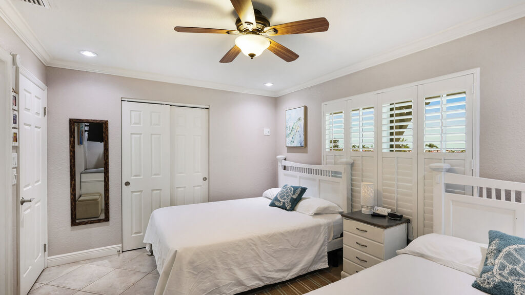 2 Condominium vacation rental located in Anna Maria Island 1