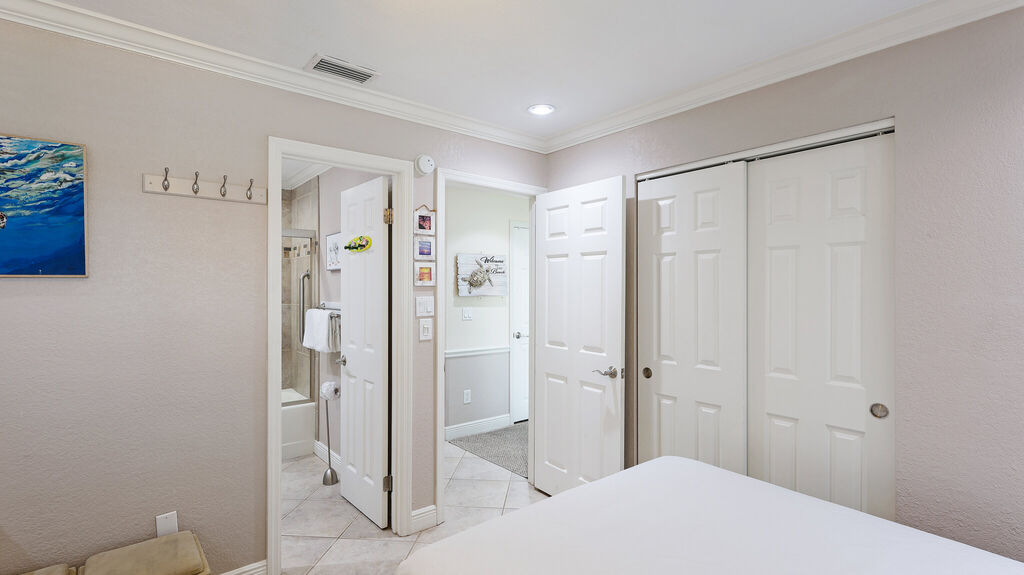 2 Condominium vacation rental located in Anna Maria Island 1